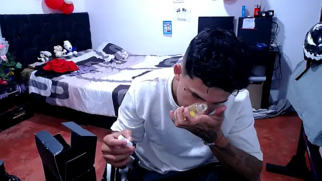 Snapshot of freddy_romas chatting on 15, 5, 2026 freddy romas online show from 15, 5, 2026