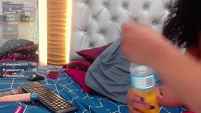 JadeSoleile online show from 26, 2, 2025