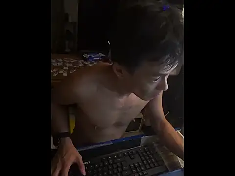 Snapshot of hkwildguy chatting on 3, 7, 2026 hkwildguy online show from 3, 7, 2026