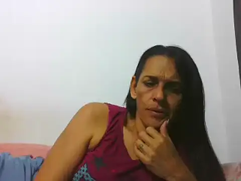 latinbrunettet online show from 22, 1, 2025