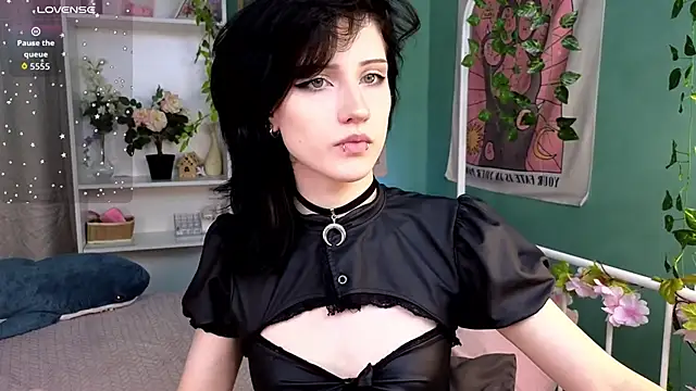 dark vamp  online show from 16, 10, 2025