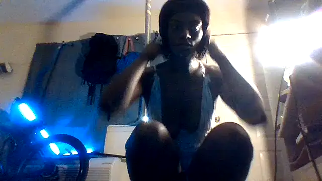 Snapshot of Wettebonnyy chatting on 16, 2, 2025 Wettebonnyy online show from 16, 2, 2025