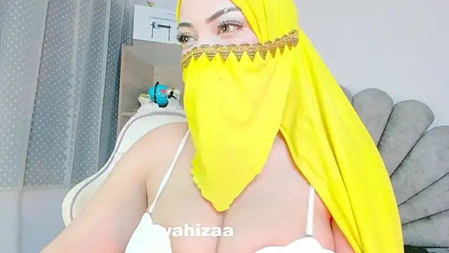 Snapshot of Amaltea chatting on 13, 11, 2025 Amaltea online show from 13, 11, 2025