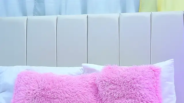 VanessaGlenn online show from 8, 4, 2026