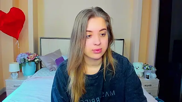 Snapshot of AlexissM chatting on 12, 10, 2025 AlexissM online show from 12, 10, 2025