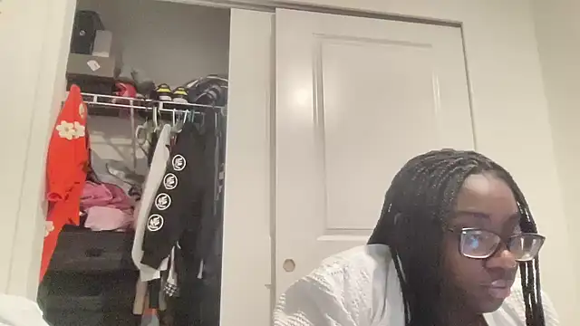 AveryJ99 online show from 10, 12, 2024