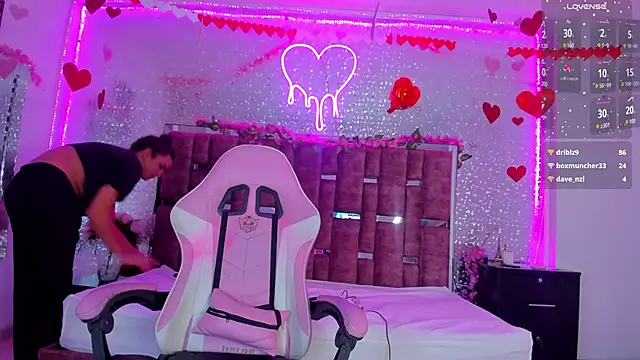 KylieVictoria online show from 19, 2, 2025