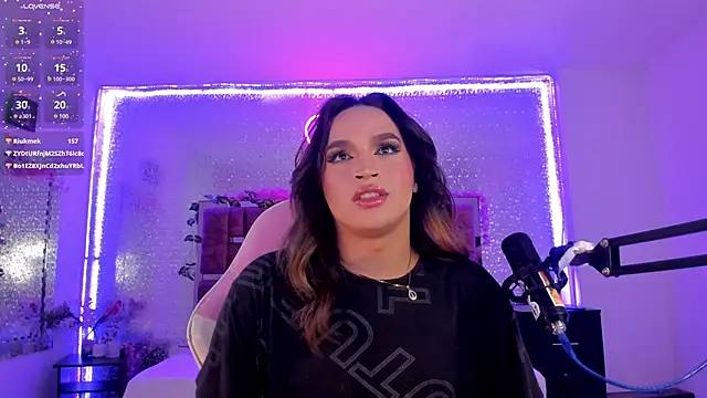 KylieVictoria online show from 9, 3, 2025