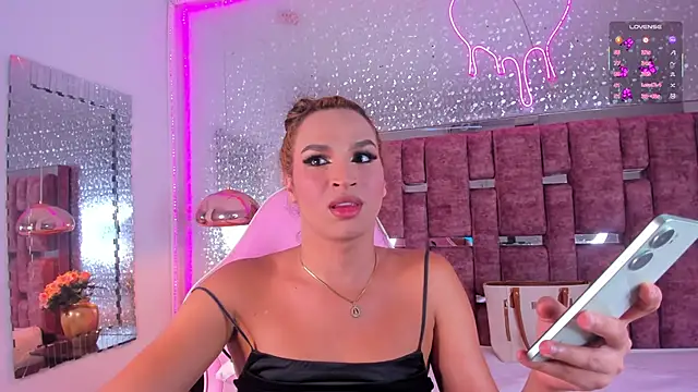 KylieVictoria online show from 5, 11, 2025