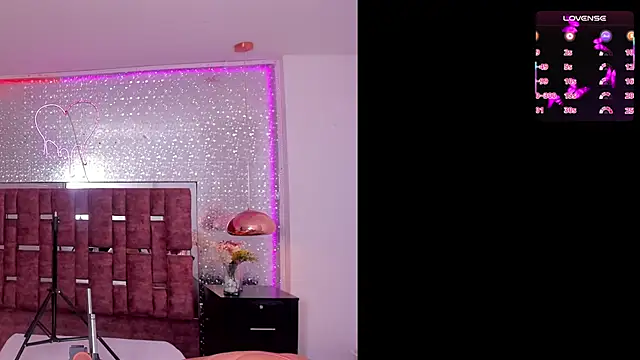 KylieVictoria online show from 7, 11, 2025