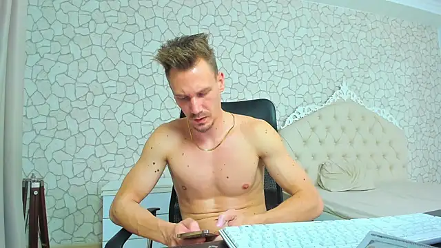 Snapshot of MateoBenjaminX chatting on 10, 1, 2025 MateoBenjaminX online show from 10, 1, 2025