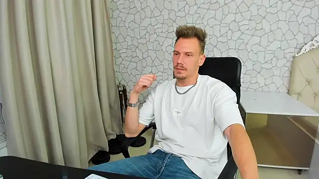 Snapshot of MateoBenjaminX chatting on 28, 1, 2025 MateoBenjaminX online show from 28, 1, 2025