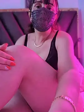 Snapshot of Lina_lolo chatting on 15, 4, 2026 Lina lolo online show from 15, 4, 2026