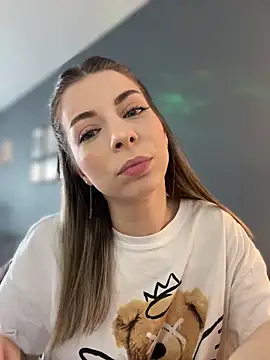 Mia Ethan online show from 25, 5, 2026