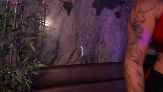 Alahia Dangelo online show from 14, 11, 2025