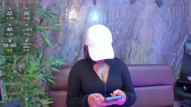 Alahia Dangelo online show from 17, 11, 2025