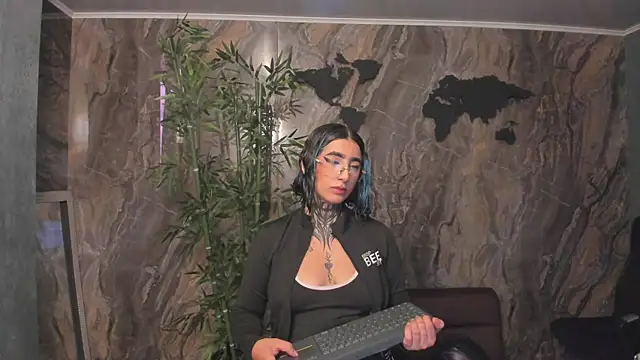 Snapshot of Alahia_Dangelo chatting on 23, 4, 2026 Alahia Dangelo online show from 23, 4, 2026