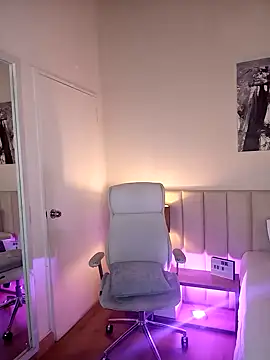 DaniRousse online show from 17, 2, 2025