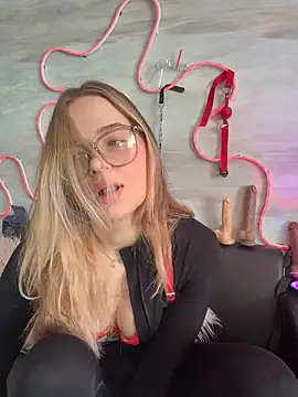 Snapshot of Queen_Lynn chatting on 1, 6, 2026 Queen Lynn online show from 1, 6, 2026