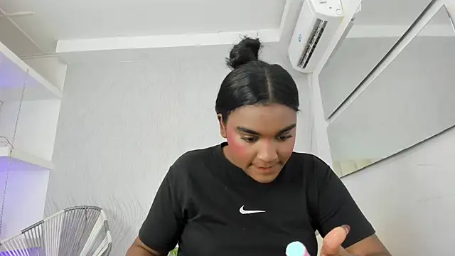 Snapshot of kayna_gomez chatting on 31, 10, 2025 kayna gomez online show from 31, 10, 2025