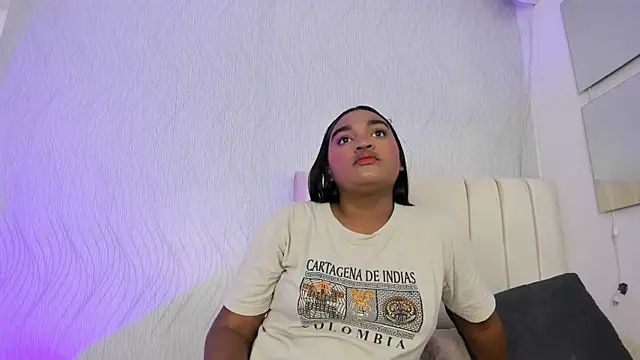 Snapshot of kayna_gomez chatting on 11, 11, 2025 kayna gomez online show from 11, 11, 2025