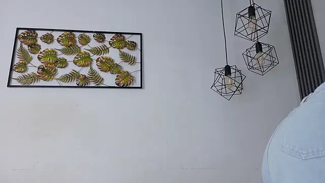 Snapshot of kayna_gomez chatting on 18, 12, 2025 kayna gomez online show from 18, 12, 2025