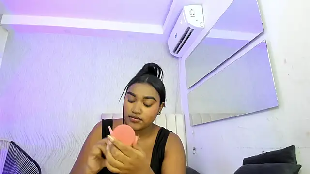 Snapshot of kayna_gomez chatting on 15, 1, 2026 kayna gomez online show from 15, 1, 2026