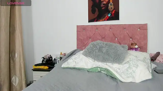 Milkdulce1 online show from 30, 1, 2025