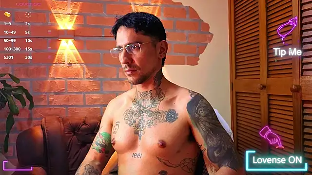 Snapshot of Dylanstonne chatting on 28, 10, 2025 Dylanstonne online show from 28, 10, 2025