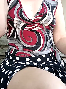 Snapshot of NEW_CRYSTAL chatting on 8, 7, 2026 NEW CRYSTAL online show from 8, 7, 2026