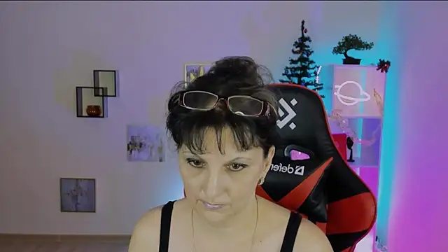 Snapshot of marta_quinn chatting on 5, 12, 2024 marta quinn online show from 5, 12, 2024
