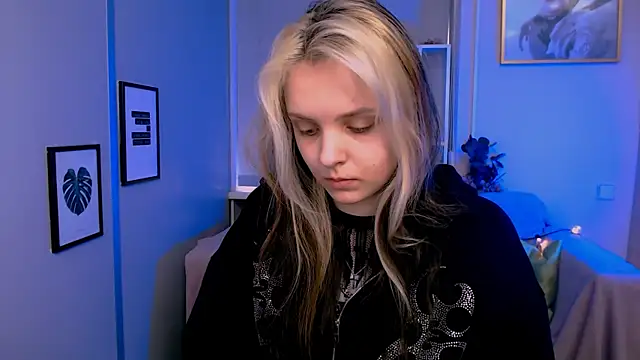 Snapshot of anna_sunshines chatting on 7, 1, 2025 anna sunshines online show from 7, 1, 2025