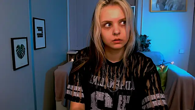 Snapshot of anna_sunshines chatting on 7, 1, 2025 anna sunshines online show from 7, 1, 2025