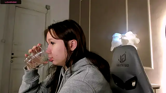 Snapshot of Alisia_Mars chatting on 18, 9, 2025 Alisia Mars online show from 18, 9, 2025