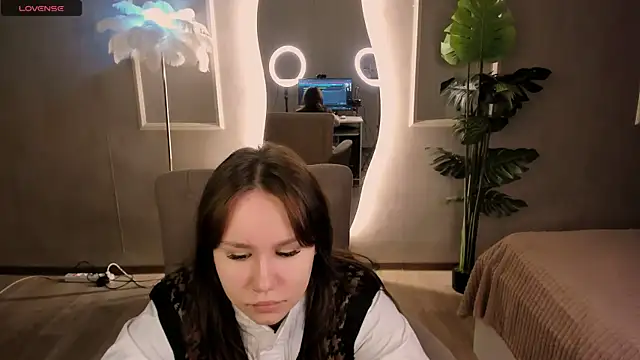 Snapshot of Alisia_Mars chatting on 12, 10, 2025 Alisia Mars online show from 12, 10, 2025