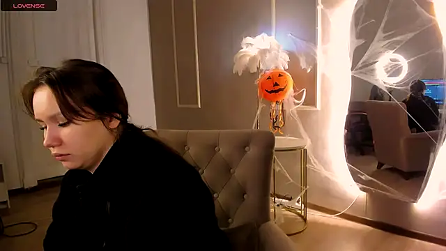 Snapshot of Alisia_Mars chatting on 15, 10, 2025 Alisia Mars online show from 15, 10, 2025