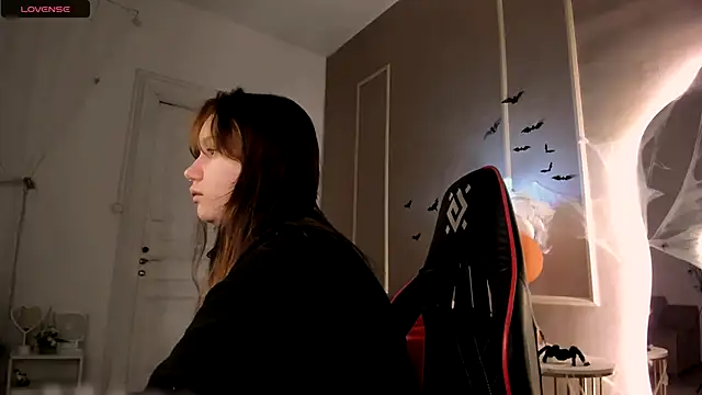 Snapshot of Alisia_Mars chatting on 24, 10, 2025 Alisia Mars online show from 24, 10, 2025