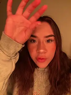 Snapshot of Im_Valen_Cute chatting on 3, 2, 2026 Im Valen Cute online show from 3, 2, 2026