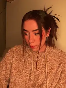 Snapshot of Im_Valen_Cute chatting on 8, 2, 2026 Im Valen Cute online show from 8, 2, 2026