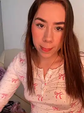 Snapshot of Im_Valen_Cute chatting on 8, 2, 2026 Im Valen Cute online show from 8, 2, 2026