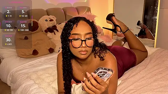 Amber  Sanchez online show from 18, 10, 2025