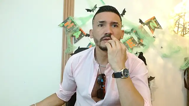 Snapshot of Reiko_85_ chatting on 22, 10, 2025 Reiko 85 online show from 22, 10, 2025