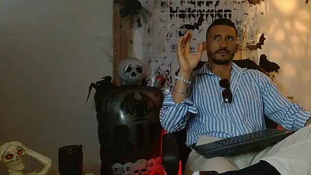 Snapshot of Reiko_85_ chatting on 23, 10, 2025 Reiko 85 online show from 23, 10, 2025