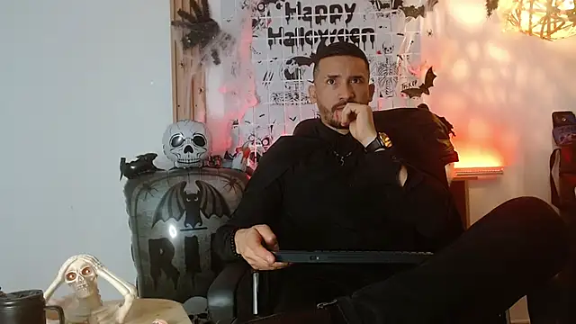 Snapshot of Reiko_85_ chatting on 24, 10, 2025 Reiko 85 online show from 24, 10, 2025