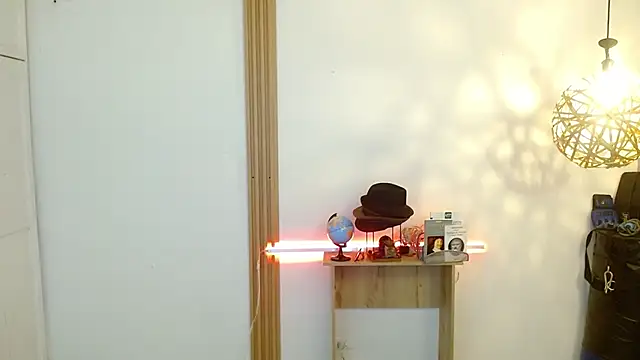 Snapshot of Reiko_85_ chatting on 6, 11, 2025 Reiko 85 online show from 6, 11, 2025