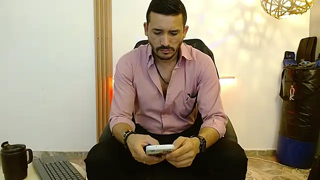 Snapshot of Reiko_85_ chatting on 19, 11, 2025 Reiko 85 online show from 19, 11, 2025