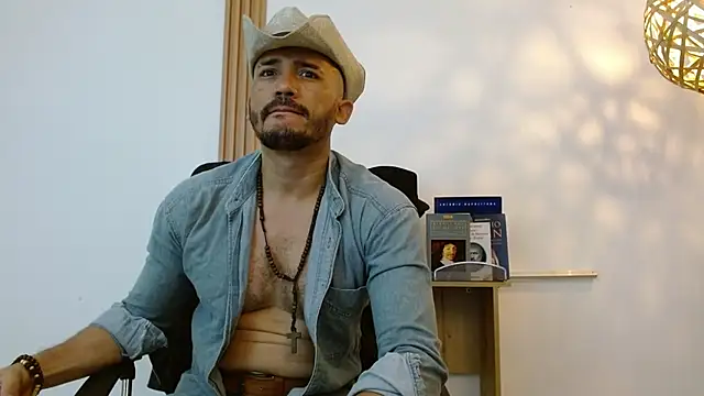 Snapshot of Reiko_85_ chatting on 21, 11, 2025 Reiko 85 online show from 21, 11, 2025