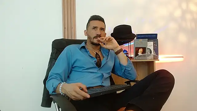 Snapshot of Reiko_85_ chatting on 27, 11, 2025 Reiko 85 online show from 27, 11, 2025