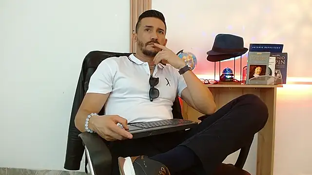 Snapshot of Reiko_85_ chatting on 29, 11, 2025 Reiko 85 online show from 29, 11, 2025