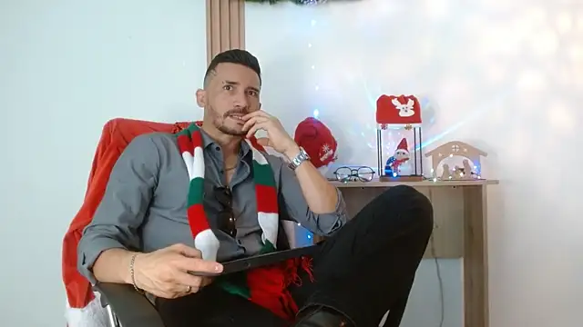 Snapshot of Reiko_85_ chatting on 3, 12, 2025 Reiko 85 online show from 3, 12, 2025